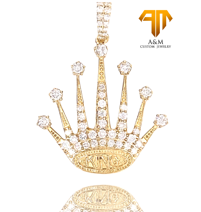 10 KT Yellow Gold King Pendant