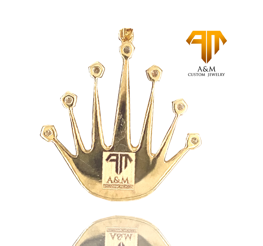 10 KT Yellow Gold King Pendant