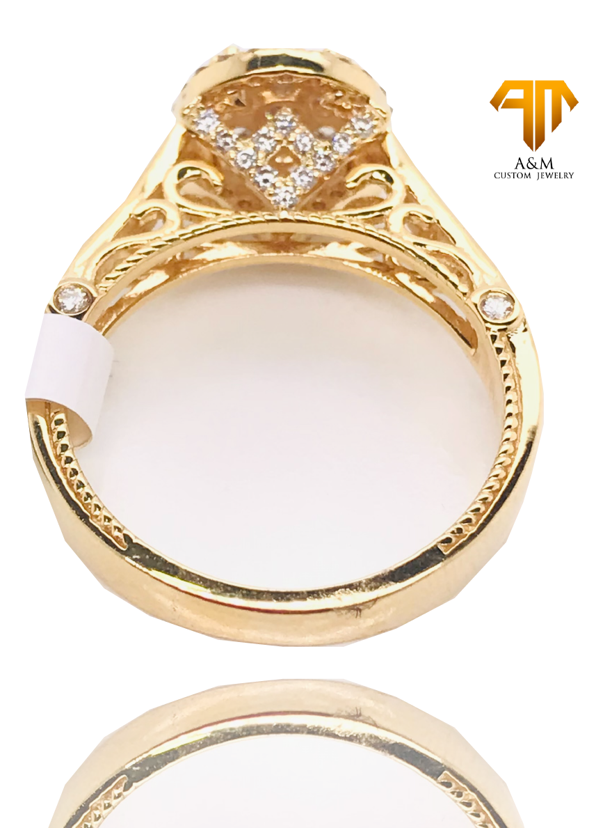 14 KT Yellow Gold Diamond Halo Round  Ring.